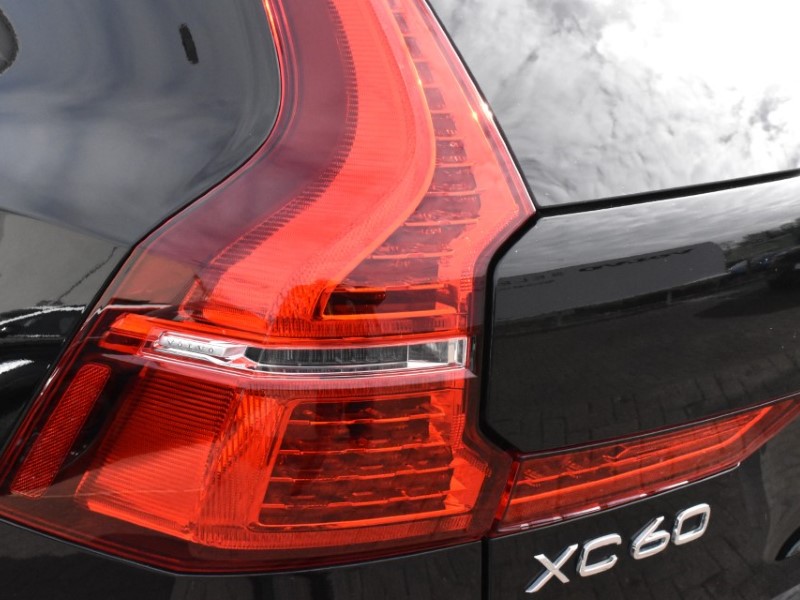2025 (74) VOLVO XC60 2.0 B5P Ultra Dark 5dr AWD Geartronic 5224276