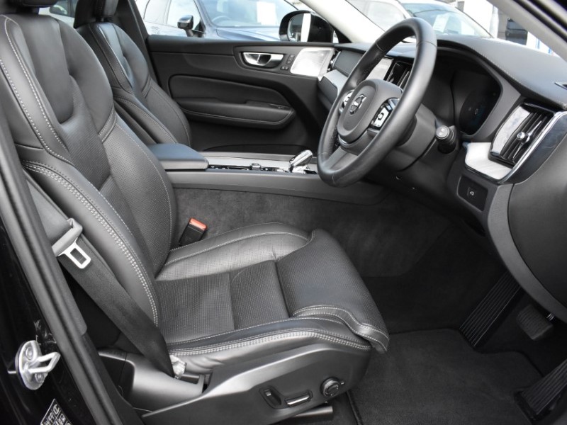 2025 (74) VOLVO XC60 2.0 B5P Ultra Dark 5dr AWD Geartronic 5224254