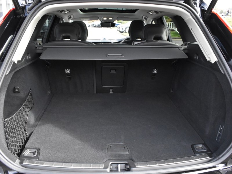 2025 (74) VOLVO XC60 2.0 B5P Ultra Dark 5dr AWD Geartronic 5224268