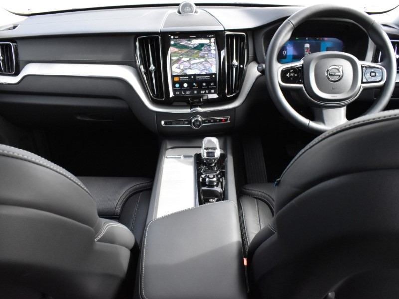 2025 (74) VOLVO XC60 2.0 B5P Ultra Dark 5dr AWD Geartronic 5224260