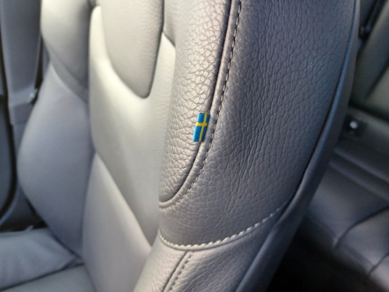 2025 (25) VOLVO V60 2.0 T6 [350] PHEV Plus Dark 5dr AWD Auto 5275365