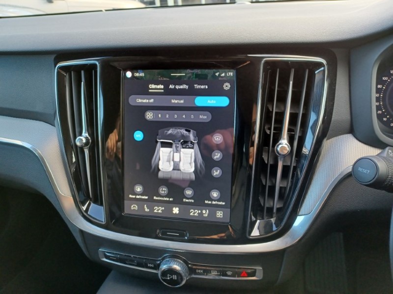 2025 (25) VOLVO V60 2.0 T6 [350] PHEV Plus Dark 5dr AWD Auto 5275345