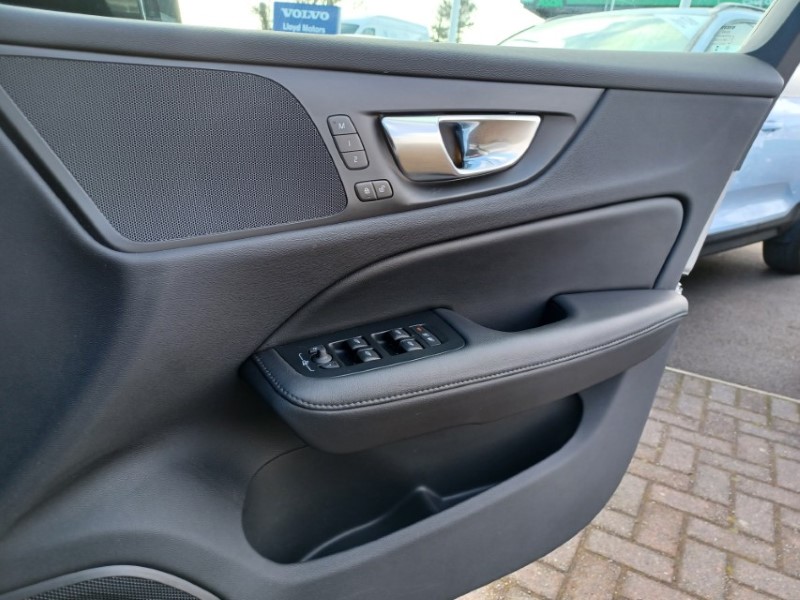 2025 (25) VOLVO V60 2.0 T6 [350] PHEV Plus Dark 5dr AWD Auto 5275351