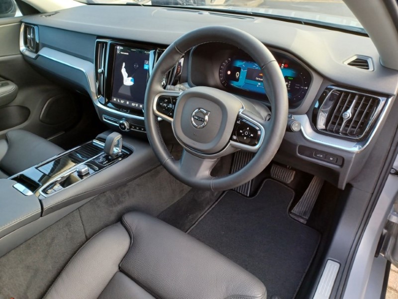 2025 (25) VOLVO V60 2.0 T6 [350] PHEV Plus Dark 5dr AWD Auto 5275355