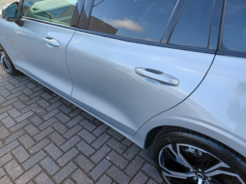 2025 (25) VOLVO V60 2.0 T6 [350] PHEV Plus Dark 5dr AWD Auto 5275378