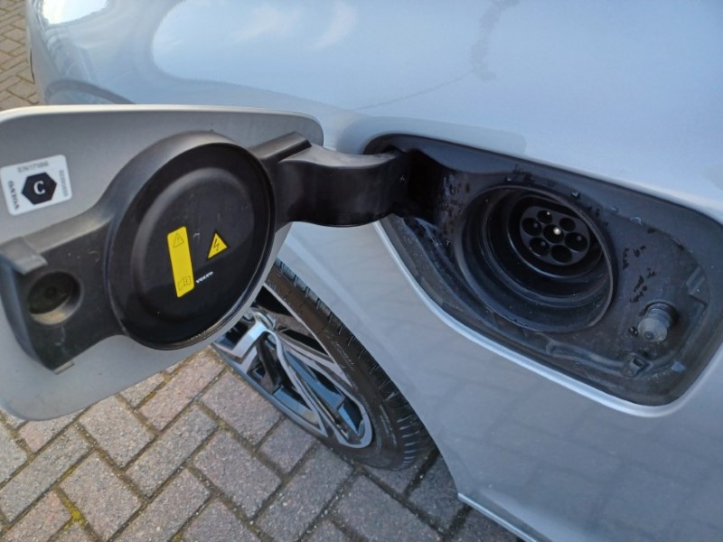 2025 (25) VOLVO V60 2.0 T6 [350] PHEV Plus Dark 5dr AWD Auto 5275375