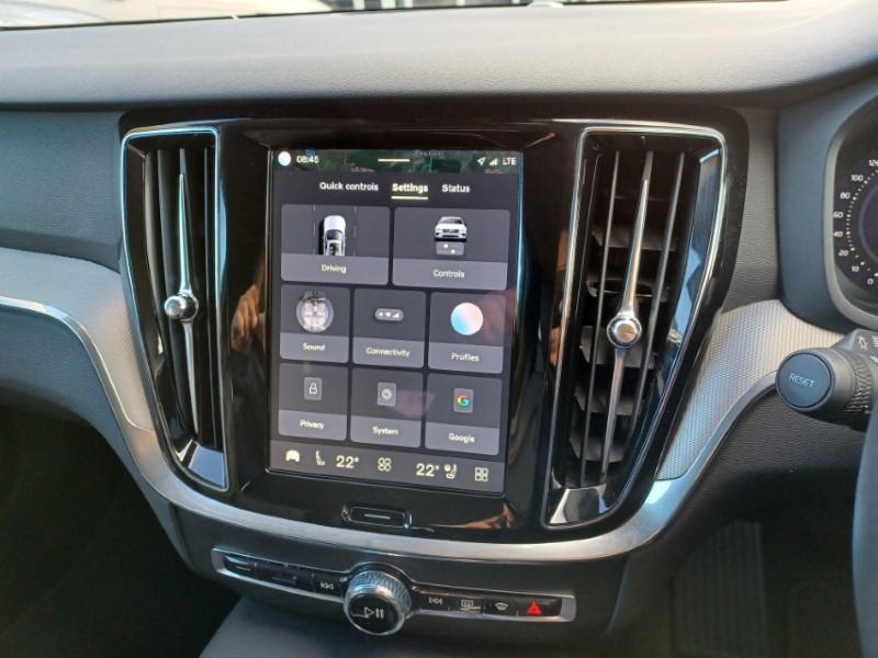 2025 (25) VOLVO V60 2.0 T6 [350] PHEV Plus Dark 5dr AWD Auto 5275344