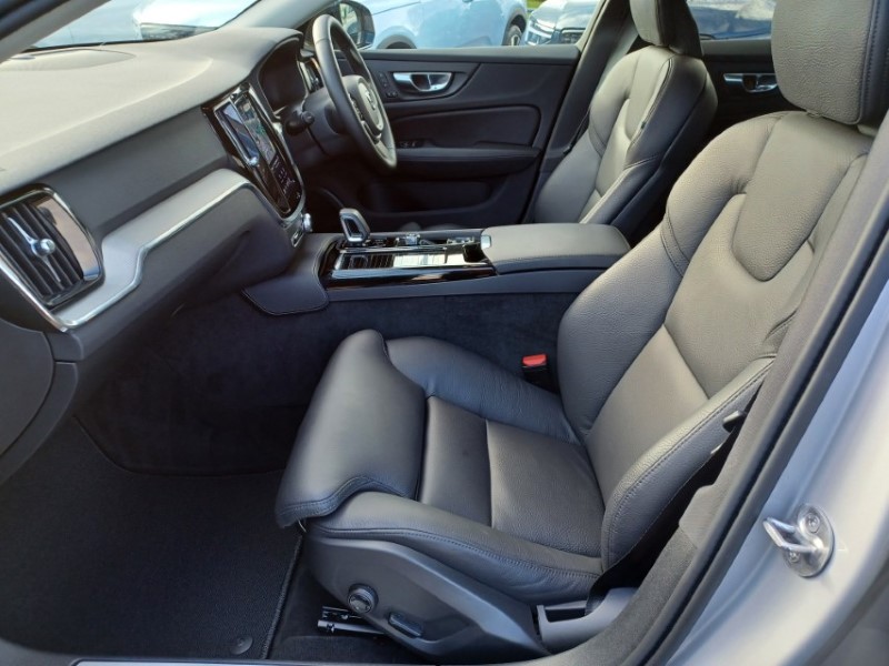 2025 (25) VOLVO V60 2.0 T6 [350] PHEV Plus Dark 5dr AWD Auto 5275363