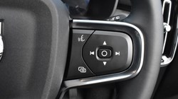 2025 (75) VOLVO XC40 2.0 B3P Plus Dark 5dr Auto 5194739
