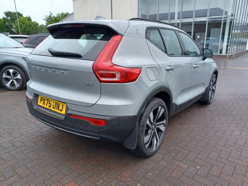 2025 (75) VOLVO XC40 2.0 B3P Plus Dark 5dr Auto 5466087