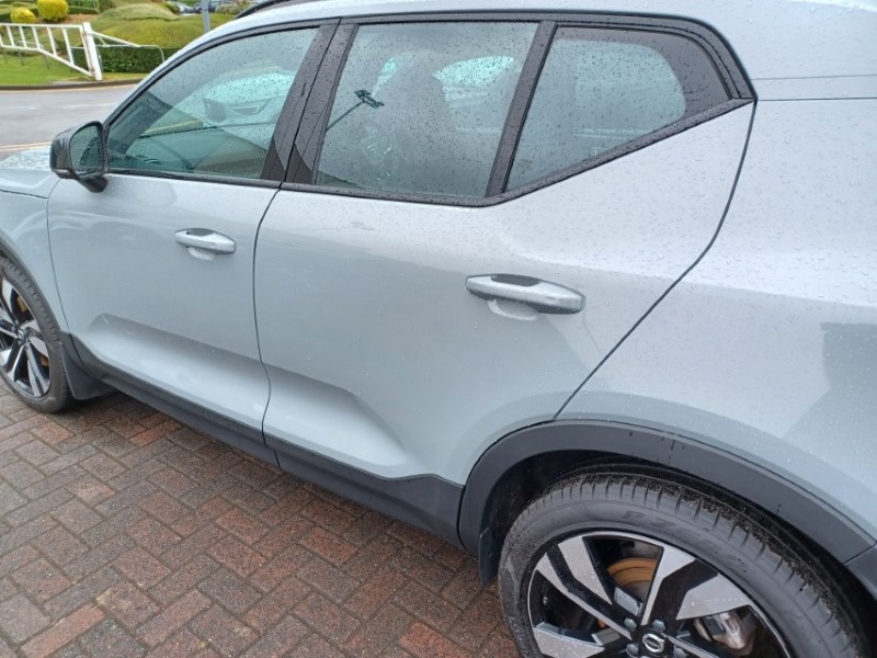 2025 (75) VOLVO XC40 2.0 B3P Plus Dark 5dr Auto 5466088