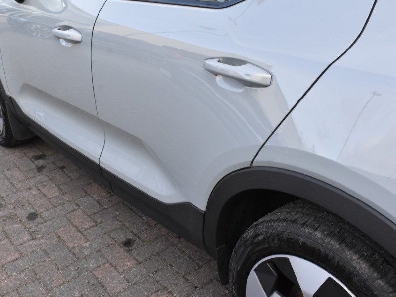 2025 (75) VOLVO XC40 2.0 B3P Plus Dark 5dr Auto 5194765