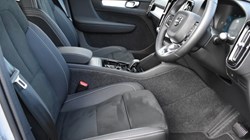 2025 (75) VOLVO XC40 2.0 B3P Plus Dark 5dr Auto 5194745