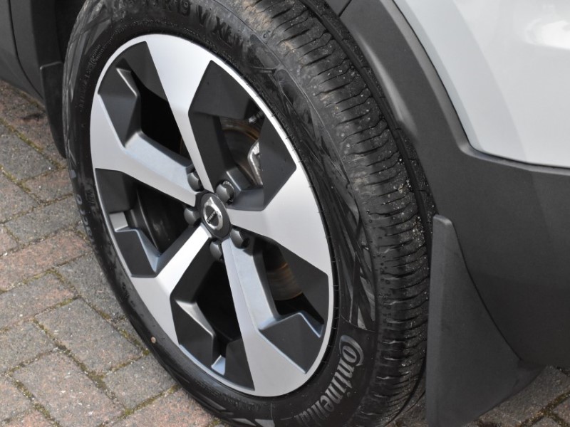 2025 (75) VOLVO XC40 2.0 B3P Plus Dark 5dr Auto 5194764