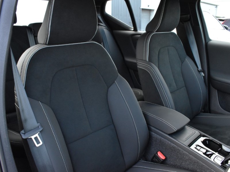 2025 (75) VOLVO XC40 2.0 B3P Plus Dark 5dr Auto 5194746