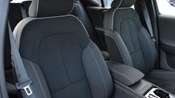 2025 (75) VOLVO XC40 2.0 B3P Plus Dark 5dr Auto 5194746