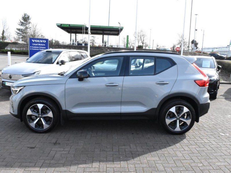 2025 (75) VOLVO XC40 2.0 B3P Plus Dark 5dr Auto 5194724
