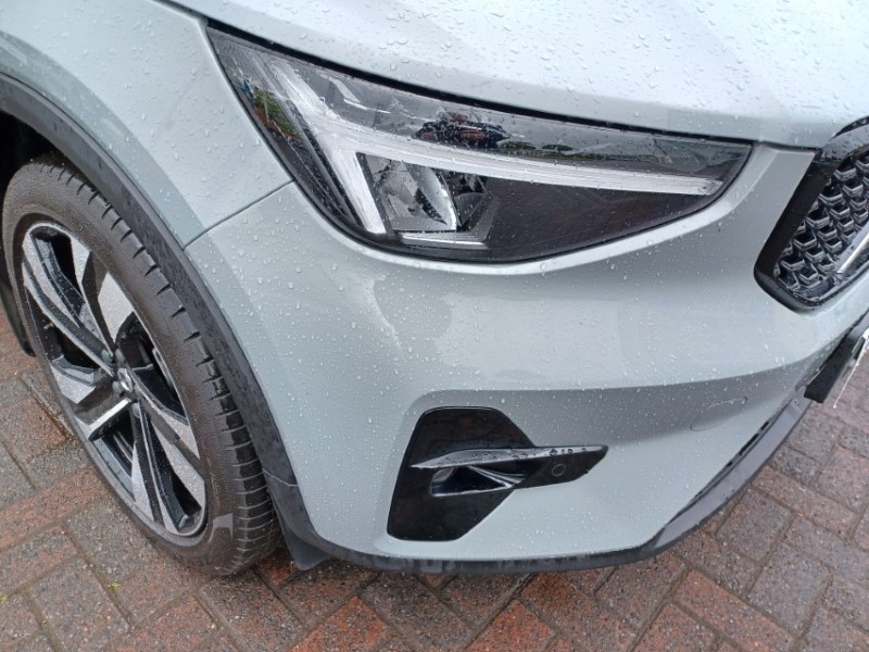 2025 (75) VOLVO XC40 2.0 B3P Plus Dark 5dr Auto 5466081