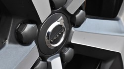 2025 (75) VOLVO XC40 2.0 B3P Plus Dark 5dr Auto 5194769