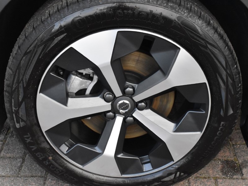 2025 (75) VOLVO XC40 2.0 B3P Plus Dark 5dr Auto 5194763