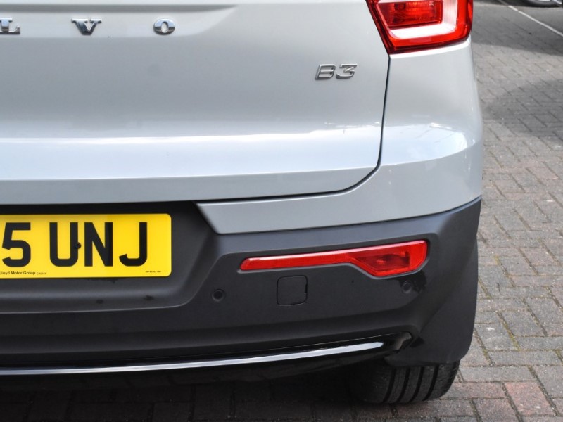 2025 (75) VOLVO XC40 2.0 B3P Plus Dark 5dr Auto 5194776