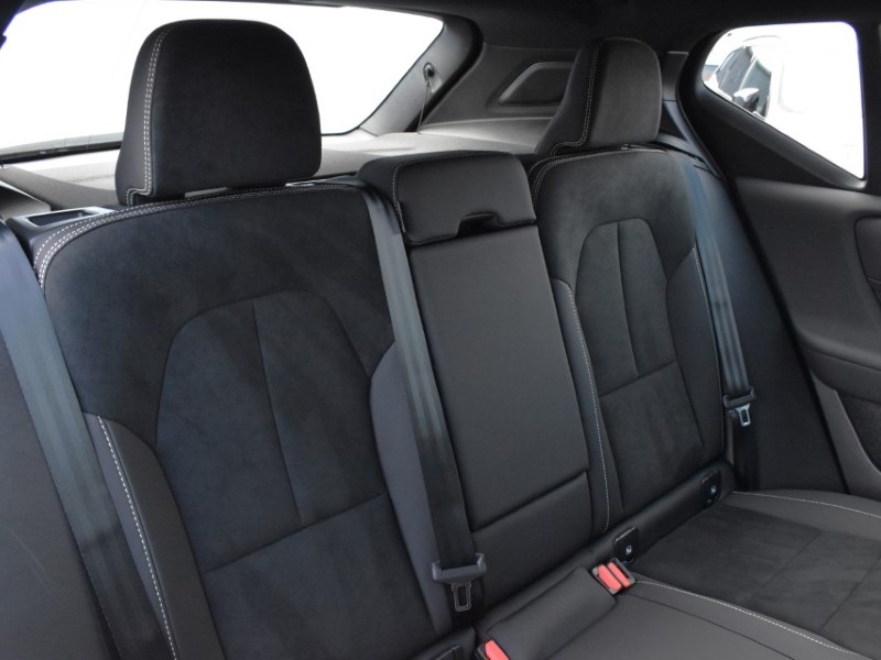 2025 (75) VOLVO XC40 2.0 B3P Plus Dark 5dr Auto 5194748