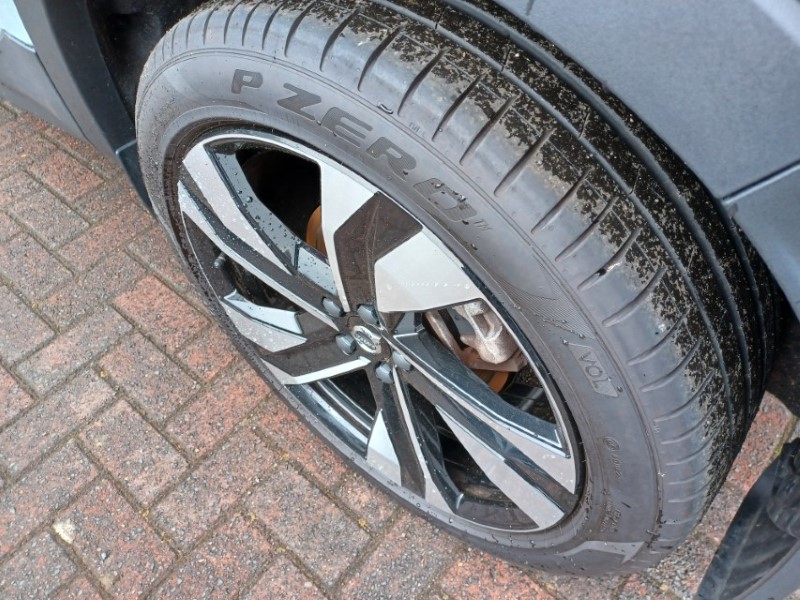 2025 (75) VOLVO XC40 2.0 B3P Plus Dark 5dr Auto 5466085