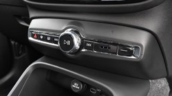 2025 (75) VOLVO XC40 2.0 B3P Plus Dark 5dr Auto 5194734