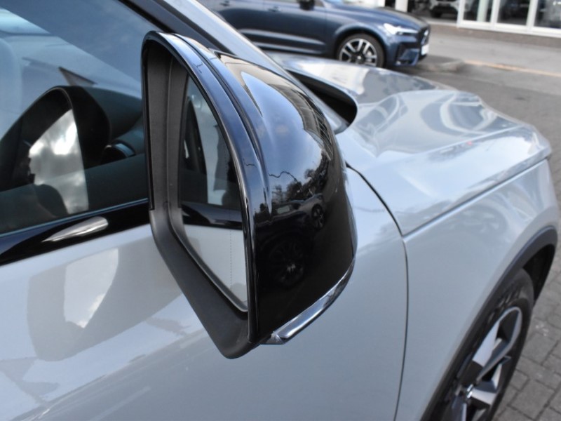 2025 (75) VOLVO XC40 2.0 B3P Plus Dark 5dr Auto 5194771