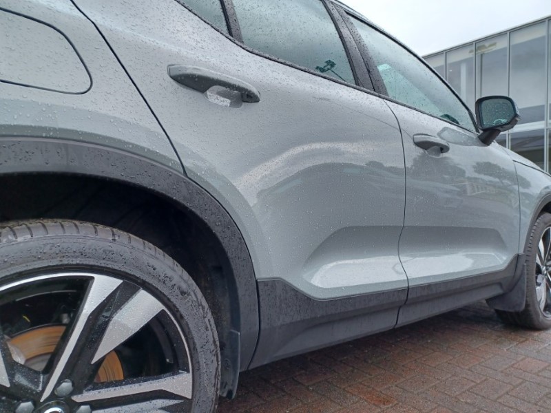 2025 (75) VOLVO XC40 2.0 B3P Plus Dark 5dr Auto 5466089