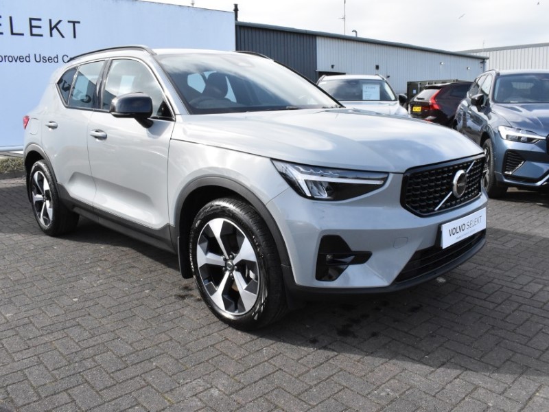 2025 (75) VOLVO XC40 2.0 B3P Plus Dark 5dr Auto