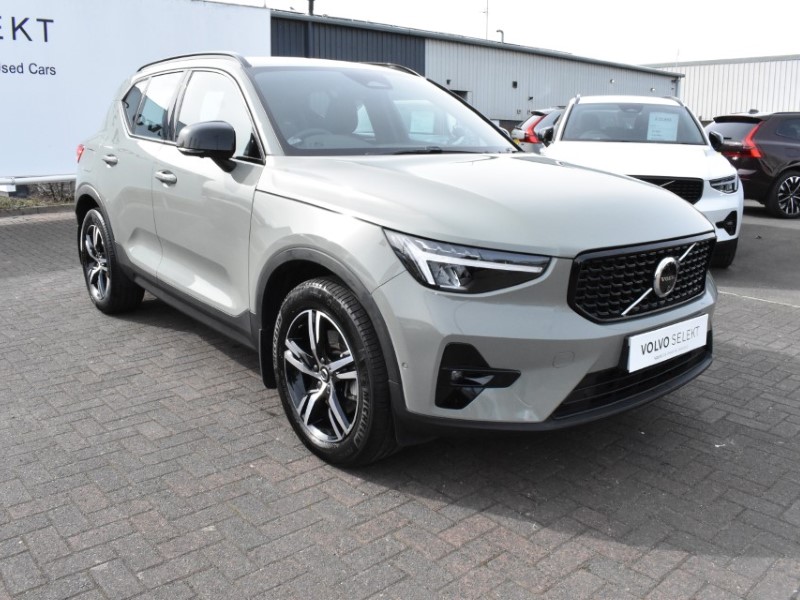2023 (23) VOLVO XC40 2.0 B3P Plus Dark 5dr Auto