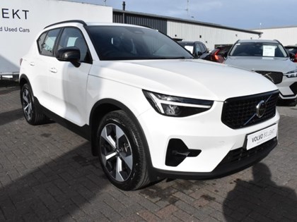 2025 (75) VOLVO XC40 2.0 B3P Plus Dark 5dr Auto