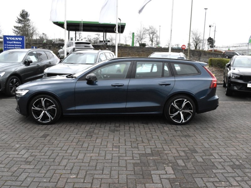 2025 (25) VOLVO V60 2.0 B4P Plus Dark 5dr Auto [7 speed] 5233389