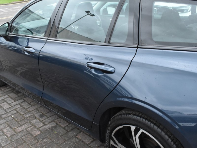 2025 (25) VOLVO V60 2.0 B4P Plus Dark 5dr Auto [7 speed] 5233427