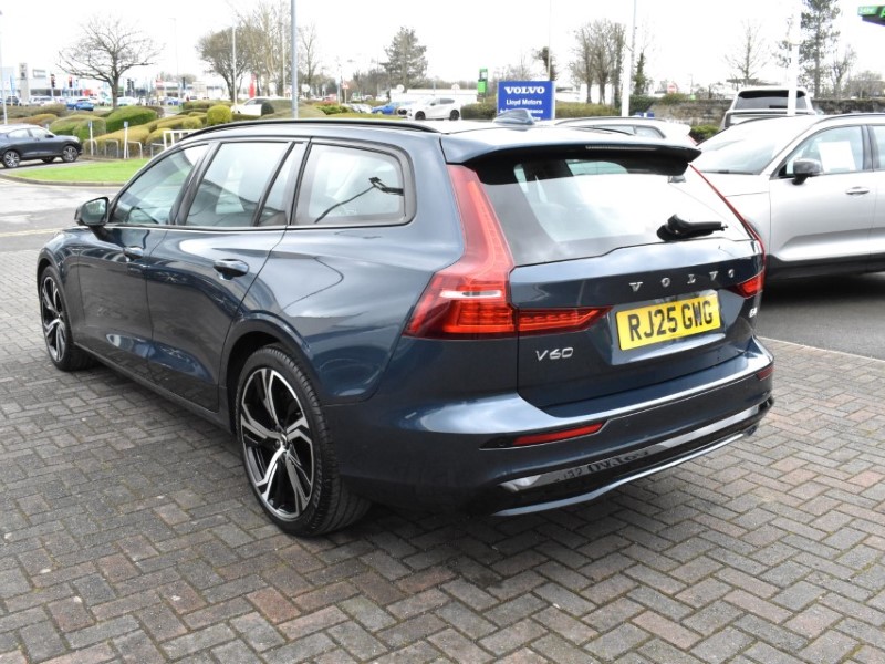 2025 (25) VOLVO V60 2.0 B4P Plus Dark 5dr Auto [7 speed] 5233385
