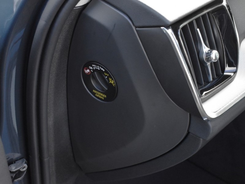 2025 (25) VOLVO V60 2.0 B4P Plus Dark 5dr Auto [7 speed] 5233416