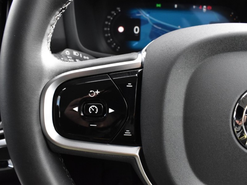 2025 (25) VOLVO V60 2.0 B4P Plus Dark 5dr Auto [7 speed] 5233398