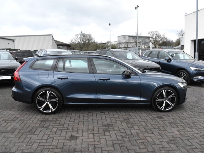 2025 (25) VOLVO V60 2.0 B4P Plus Dark 5dr Auto [7 speed] 5233388