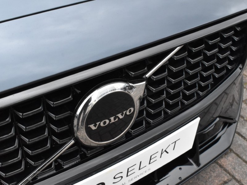 2025 (25) VOLVO V60 2.0 B4P Plus Dark 5dr Auto [7 speed] 5233436