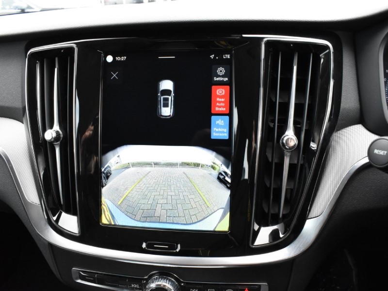 2025 (25) VOLVO V60 2.0 B4P Plus Dark 5dr Auto [7 speed] 5233396