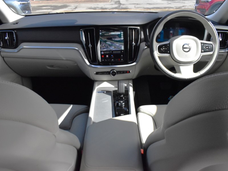 2025 (25) VOLVO V60 2.0 B4P Plus Dark 5dr Auto [7 speed] 5229734