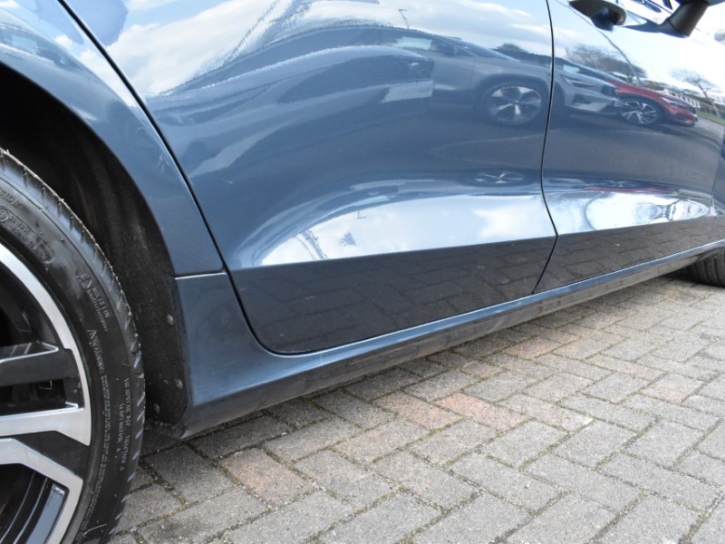 2025 (25) VOLVO V60 2.0 B4P Plus Dark 5dr Auto [7 speed] 5229755