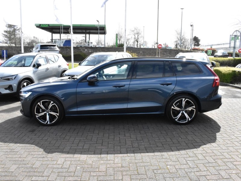 2025 (25) VOLVO V60 2.0 B4P Plus Dark 5dr Auto [7 speed] 5229705
