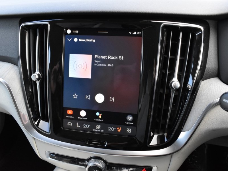 2025 (25) VOLVO V60 2.0 B4P Plus Dark 5dr Auto [7 speed] 5229710