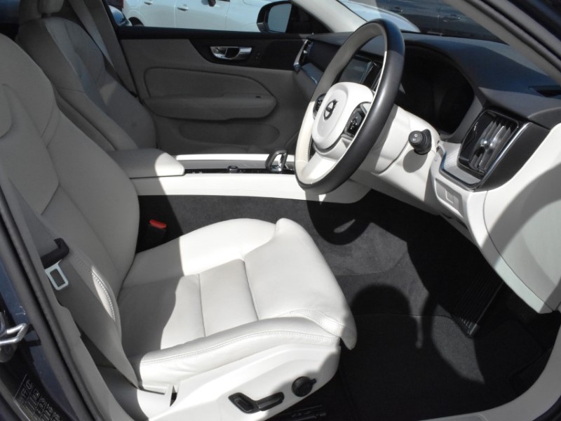 2025 (25) VOLVO V60 2.0 B4P Plus Dark 5dr Auto [7 speed] 5229728