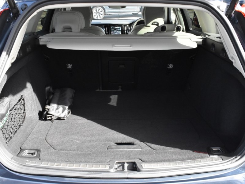 2025 (25) VOLVO V60 2.0 B4P Plus Dark 5dr Auto [7 speed] 5229741