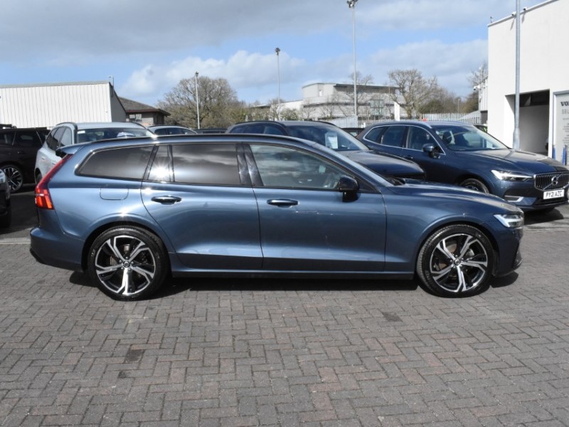 2025 (25) VOLVO V60 2.0 B4P Plus Dark 5dr Auto [7 speed] 5229706