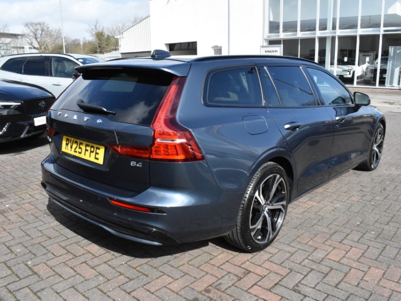 2025 (25) VOLVO V60 2.0 B4P Plus Dark 5dr Auto [7 speed] 5229704