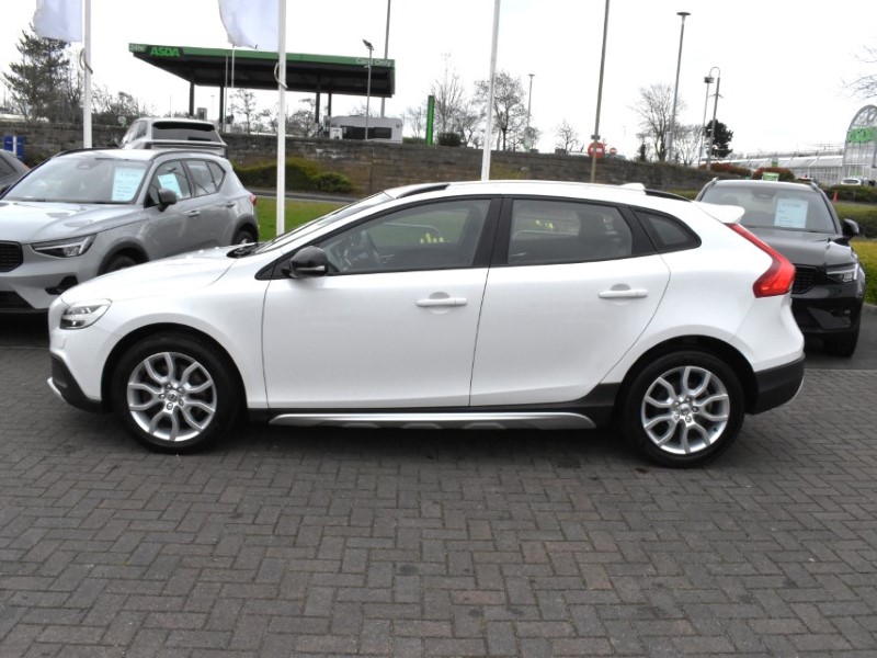 2018 (18) VOLVO V40 T3 [152] Cross Country Pro 5dr Geartronic 5239221